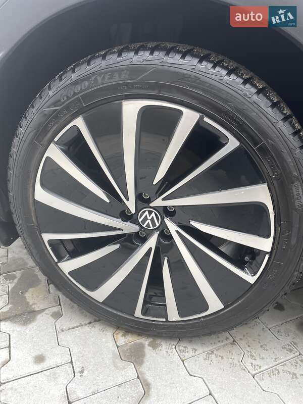 Внедорожник / Кроссовер Volkswagen ID.4 2021 в Киеве