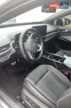Внедорожник / Кроссовер Volkswagen ID.4 2021 в 