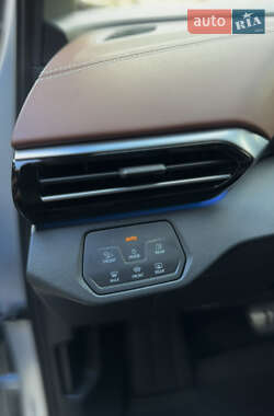 Внедорожник / Кроссовер Volkswagen ID.4 2021 в 