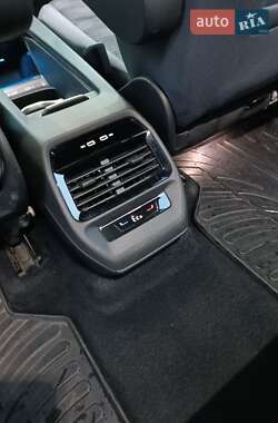 Позашляховик / Кросовер Volkswagen ID.4 2021 в 