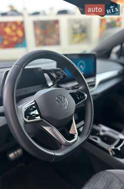 Внедорожник / Кроссовер Volkswagen ID.4 2023 в 