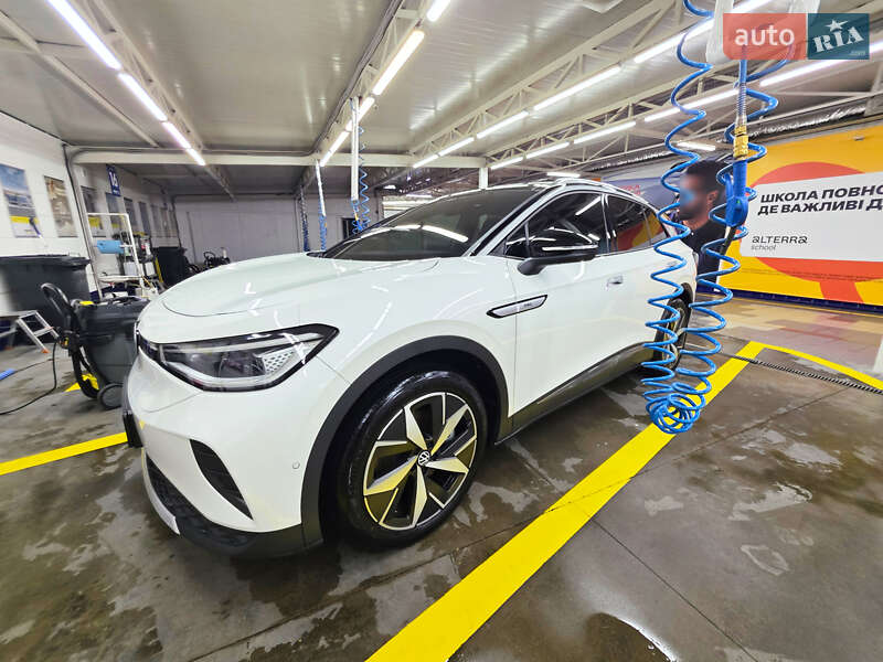 Позашляховик / Кросовер Volkswagen ID.4 2023 в Чернівцях