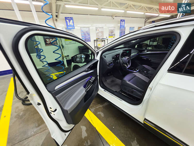 Позашляховик / Кросовер Volkswagen ID.4 2023 в Чернівцях