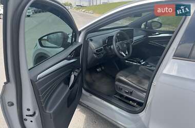 Внедорожник / Кроссовер Volkswagen ID.4 2022 в 