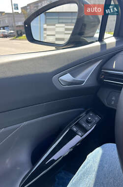 Позашляховик / Кросовер Volkswagen ID.4 2022 в 