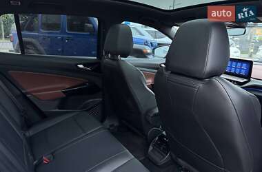 Позашляховик / Кросовер Volkswagen ID.4 2021 в 