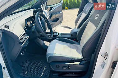 Внедорожник / Кроссовер Volkswagen ID.4 2022 в 