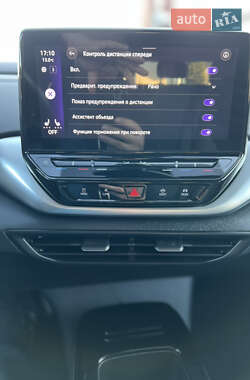 Внедорожник / Кроссовер Volkswagen ID.4 2021 в 