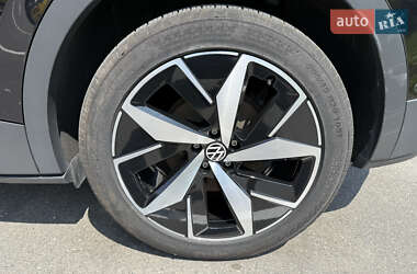 Позашляховик / Кросовер Volkswagen ID.4 2023 в 