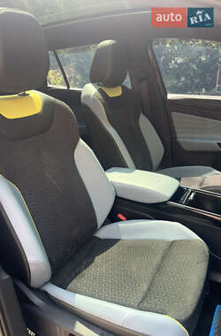Позашляховик / Кросовер Volkswagen ID.4 2021 в 