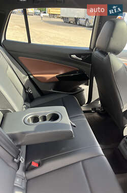 Внедорожник / Кроссовер Volkswagen ID.4 2021 в 