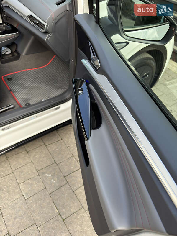 Внедорожник / Кроссовер Volkswagen ID.4 2023 в Львове