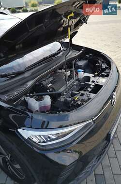 Внедорожник / Кроссовер Volkswagen ID.4 2022 в 