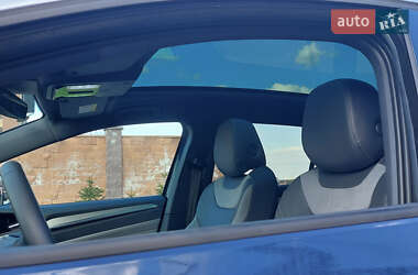 Внедорожник / Кроссовер Volkswagen ID.4 2022 в 