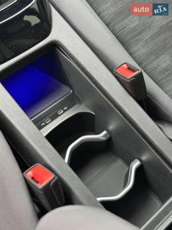 Внедорожник / Кроссовер Volkswagen ID.4 2021 в Киеве фото 40 Внедорожник / Кроссовер Volkswagen ID.4 2021 в Киеве