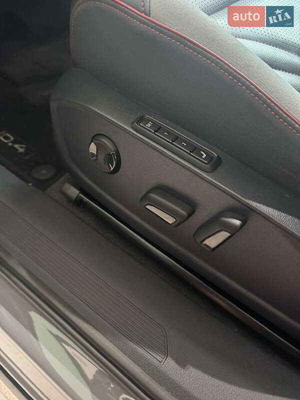 Позашляховик / Кросовер Volkswagen ID.4 2021 в Києві фото 11 Позашляховик / Кросовер Volkswagen ID.4 2021 в Києві