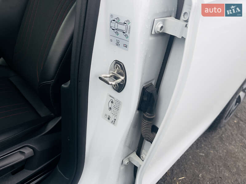 Внедорожник / Кроссовер Volkswagen ID.4 2023 в Звягеле фото 39 Внедорожник / Кроссовер Volkswagen ID.4 2023 в Звягеле