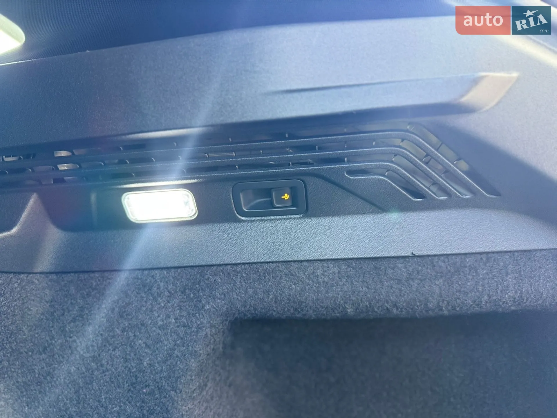 2020 Volkswagen ID.4 - мініатюра 9