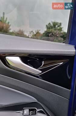 Внедорожник / Кроссовер Volkswagen ID.5 2023 в 