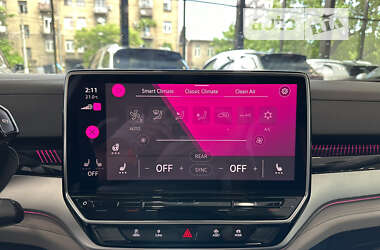 Позашляховик / Кросовер Volkswagen ID.6 Crozz 2021 в 