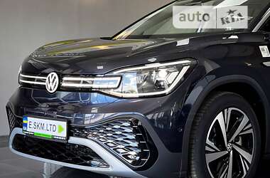 Позашляховик / Кросовер Volkswagen ID.6 Crozz 2022 в 