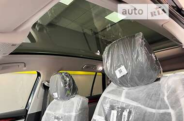 Позашляховик / Кросовер Volkswagen ID.6 Crozz 2022 в 