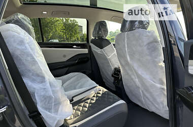 Позашляховик / Кросовер Volkswagen ID.6 Crozz 2022 в 