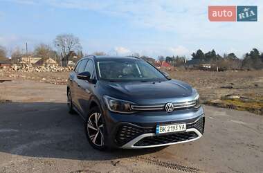 Внедорожник / Кроссовер Volkswagen ID.6 Crozz 2021 в 