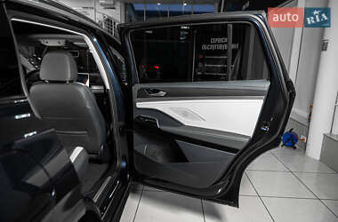 Позашляховик / Кросовер Volkswagen ID.6 Crozz 2021 в 