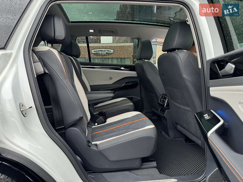 Позашляховик / Кросовер Volkswagen ID.6 Crozz 2022 в Києві