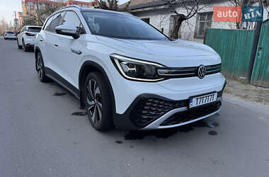 Внедорожник / Кроссовер Volkswagen ID.6 Crozz 2022 в 