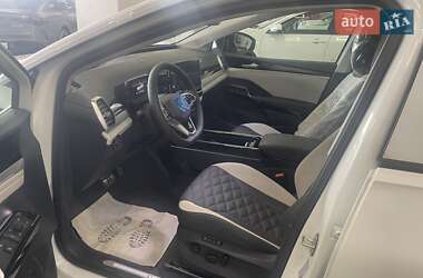 Внедорожник / Кроссовер Volkswagen ID.6 Crozz 2024 в 