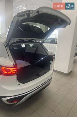 Внедорожник / Кроссовер Volkswagen ID.6 Crozz 2024 в 