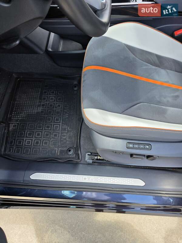 Внедорожник / Кроссовер Volkswagen ID.6 Crozz 2022 в Киеве