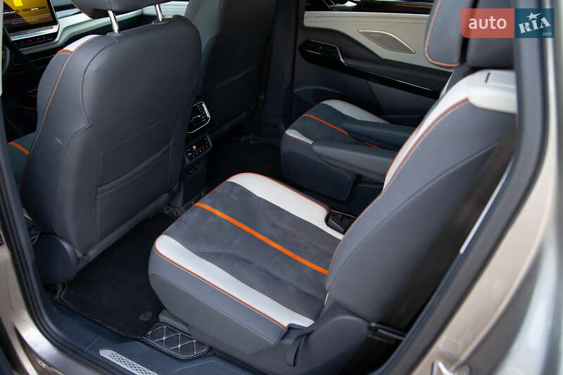 Позашляховик / Кросовер Volkswagen ID.6 Crozz 2022 в Києві