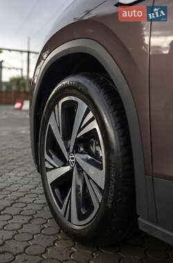 Внедорожник / Кроссовер Volkswagen ID.6 Crozz 2022 в 