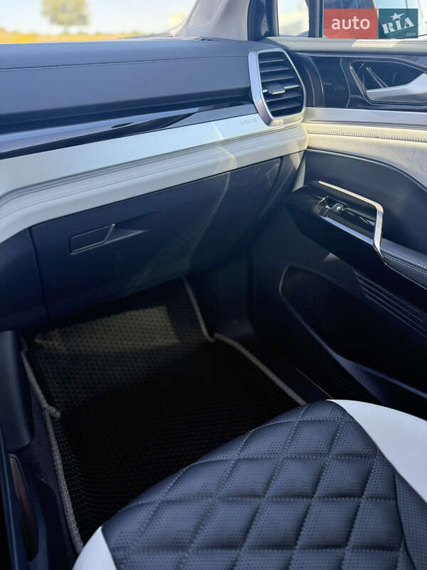 Позашляховик / Кросовер Volkswagen ID.6 Crozz 2023 в Києві