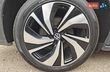 Внедорожник / Кроссовер Volkswagen ID.6 Crozz 2021 в 
