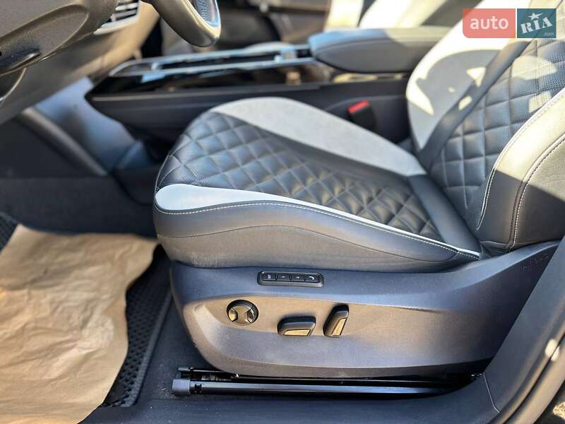 Позашляховик / Кросовер Volkswagen ID.6 Crozz 2023 в Стрию