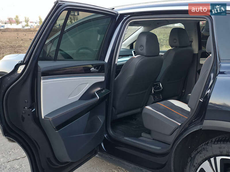 Внедорожник / Кроссовер Volkswagen ID.6 Crozz 2024 в Киеве