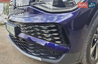 Позашляховик / Кросовер Volkswagen ID.6 X 2021 в 