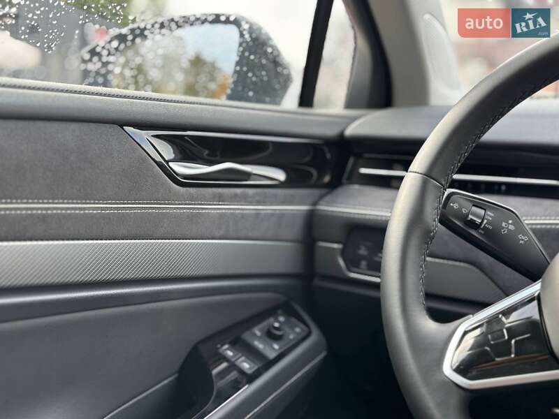 Лифтбек Volkswagen ID.7 2024 в Стрые