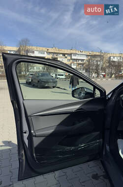 Позашляховик / Кросовер Volkswagen ID. UNYX 2024 в 