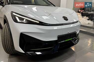 Позашляховик / Кросовер Volkswagen ID. UNYX 2024 в 