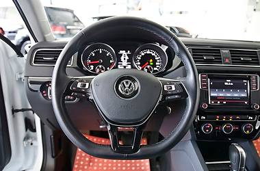 Внедорожник / Кроссовер Volkswagen Jetta 2016 в Одессе