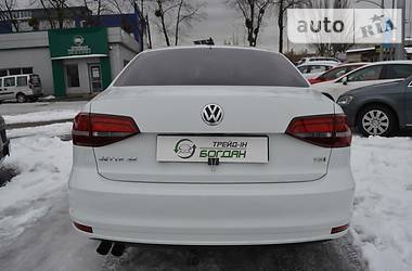 Седан Volkswagen Jetta 2016 в Киеве