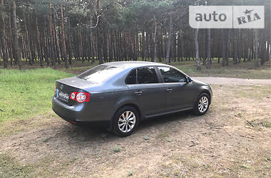 Седан Volkswagen Jetta 2008 в 