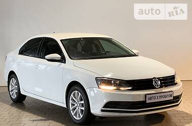 Седан Volkswagen Jetta 2016 в 