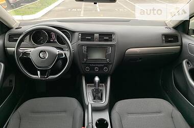 Седан Volkswagen Jetta 2016 в 
