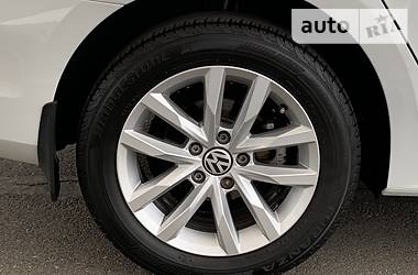Седан Volkswagen Jetta 2016 в 